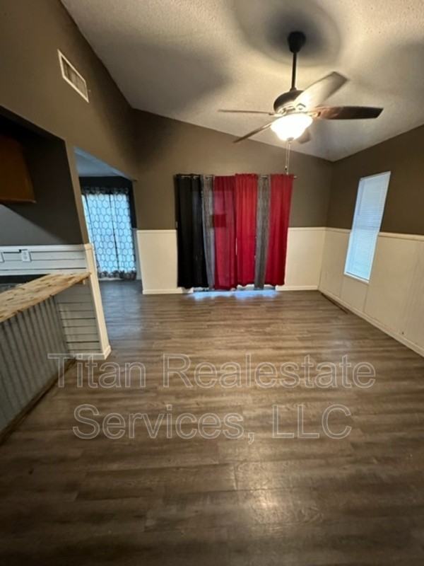 125 N Marigny Cir - Photo 2 of 10