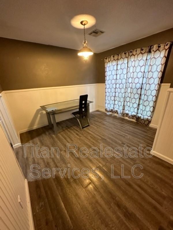 125 N Marigny Cir - Photo 3 of 10