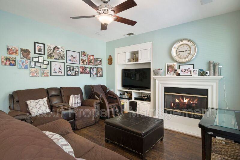 40042 Portsmouth Rd - Photo 3 of 32