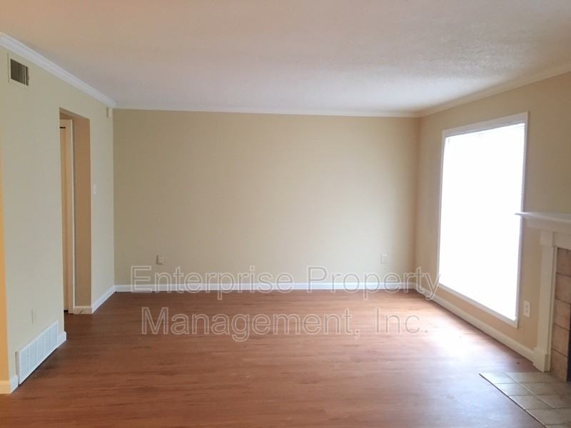 7009 Crestridge Rd - Photo 5 of 18