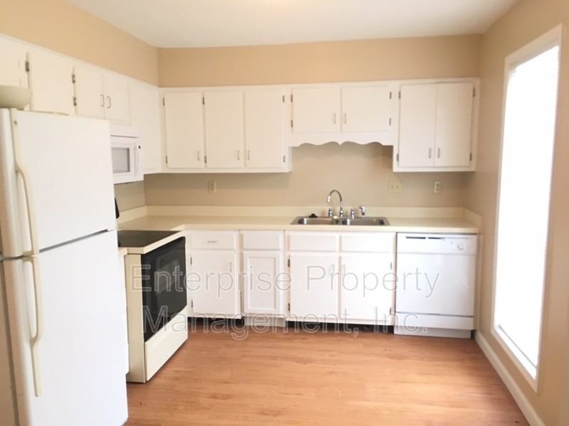 7009 Crestridge Rd - Photo 7 of 18