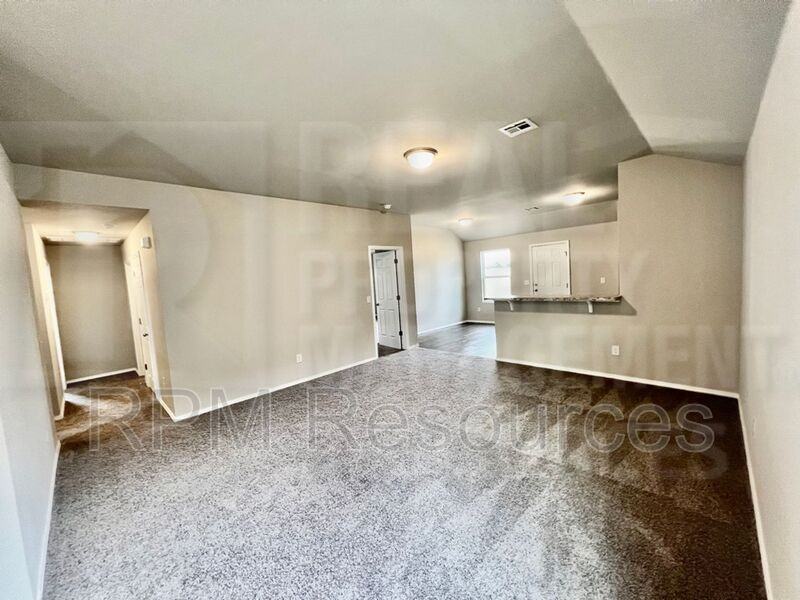 10429 Nw 19th St - Photo 4 of 21