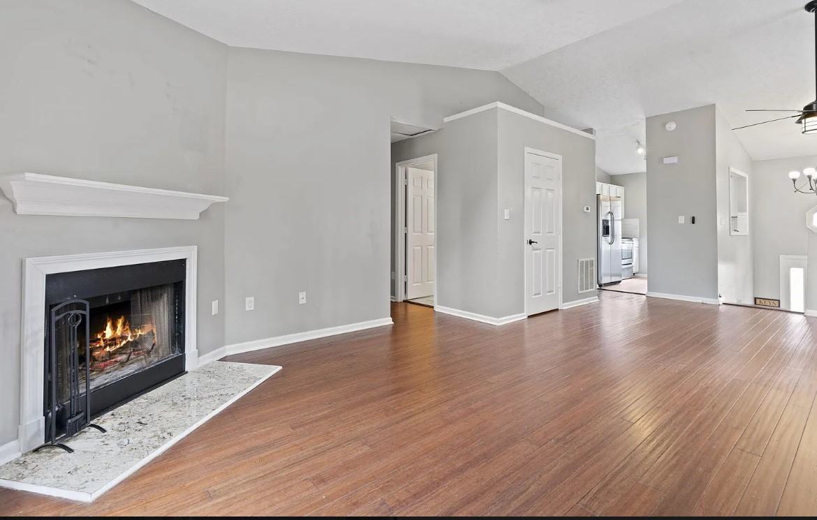 389 Chase Pl #NA - Photo 3 of 4