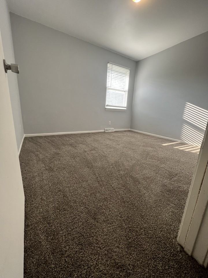 109 Mcdanield St #NA - Photo 3 of 11