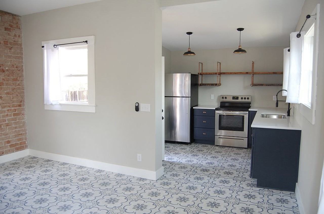 710 N 6Th Ave - Photo 3 of 4