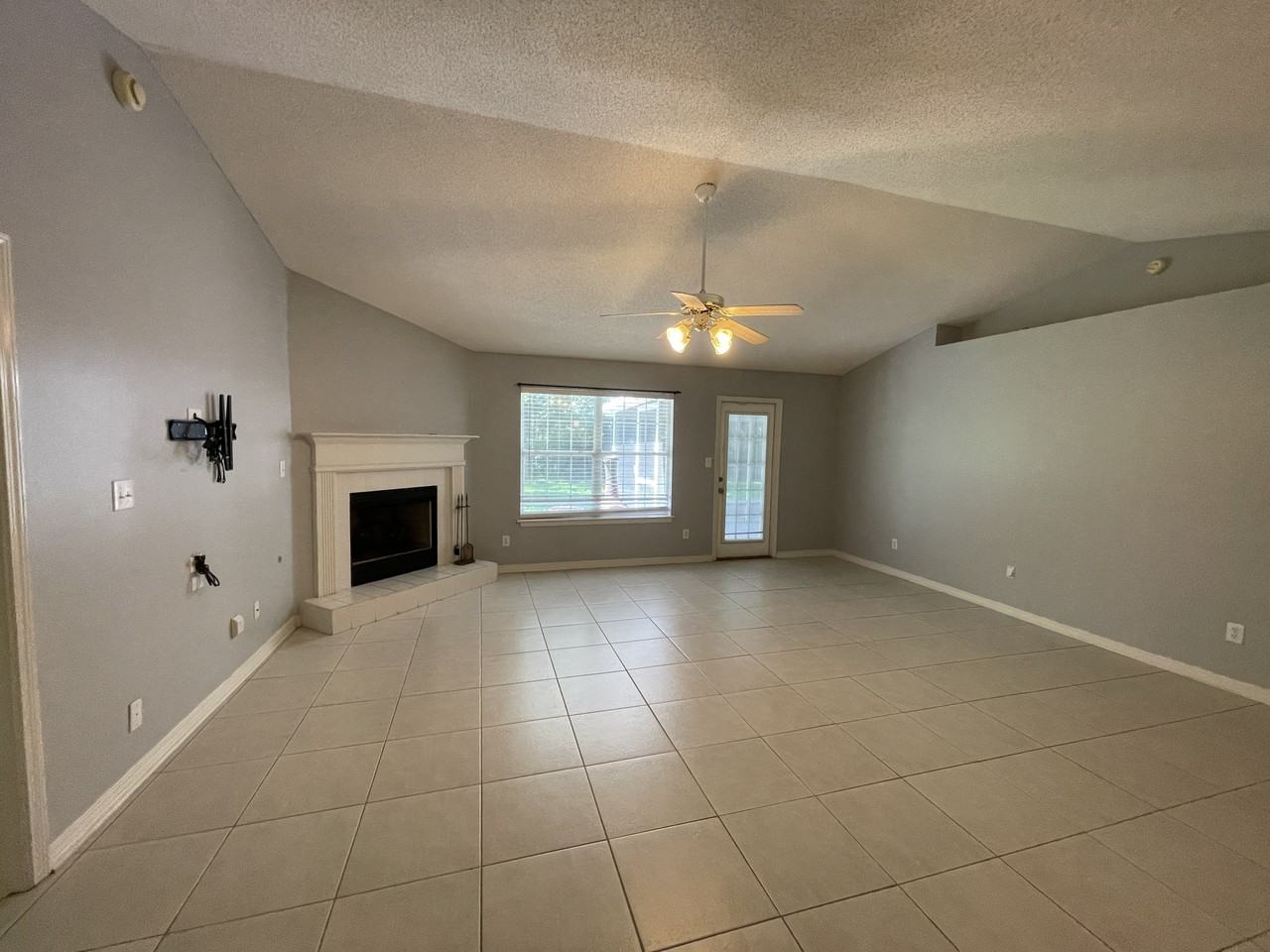 8669 W Anvil Ct - Photo 3 of 14