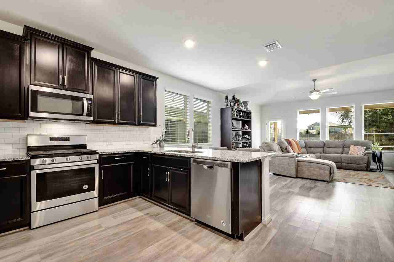 9733 Novacek Blvd - Photo 4 of 30