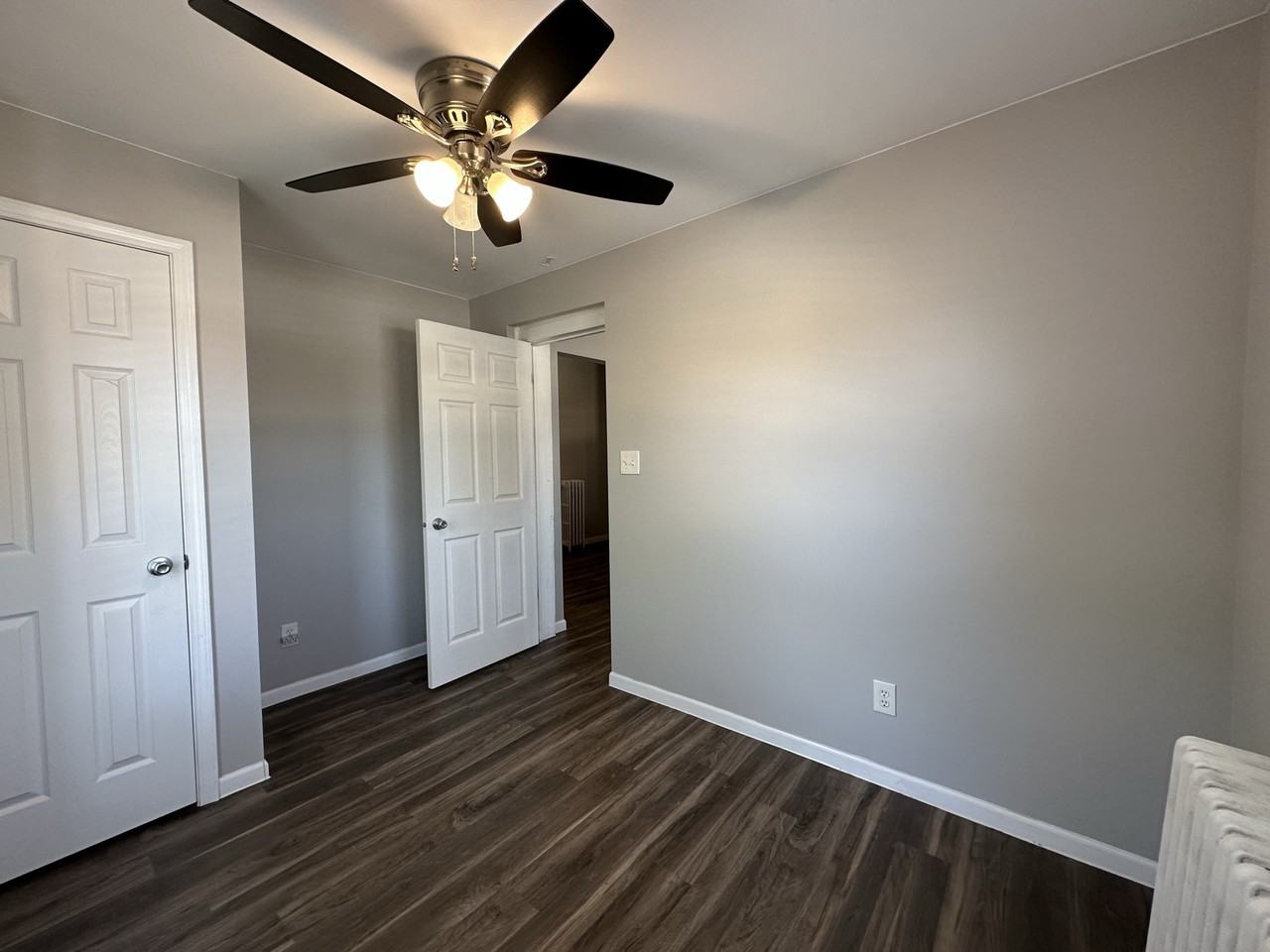 509 E Commercial Ave - Photo 2 of 18