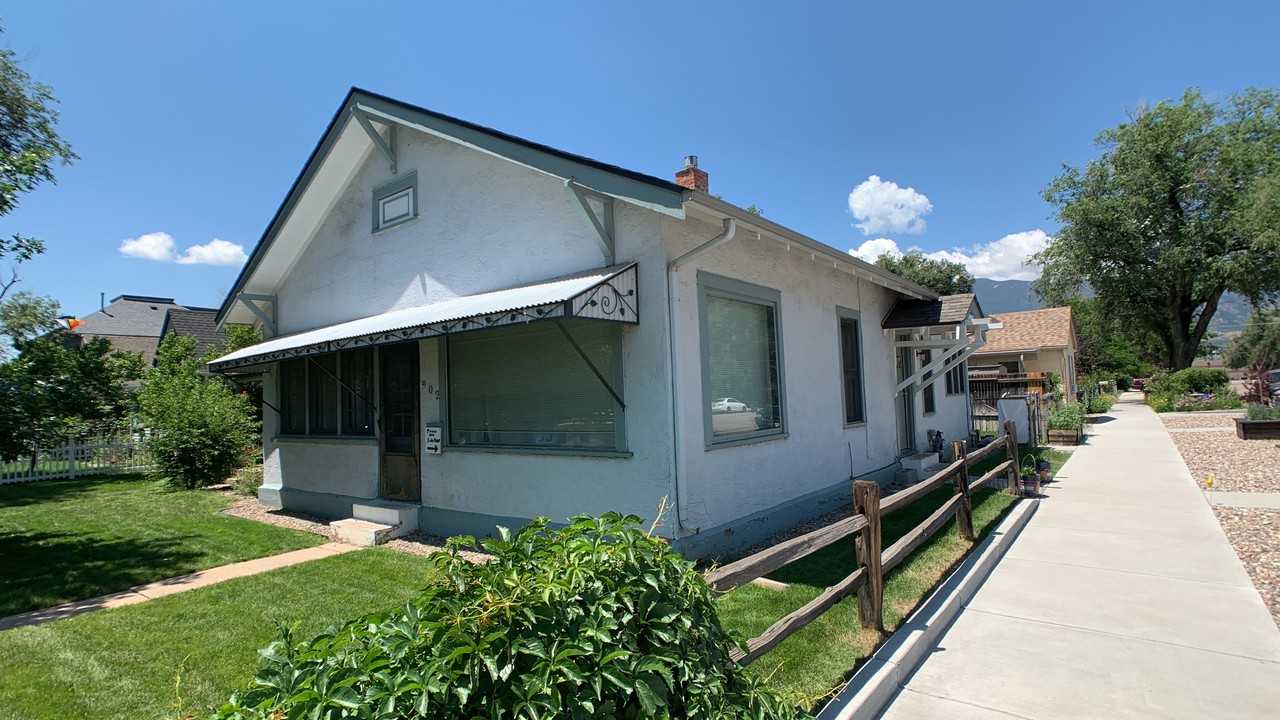 902 S Cascade Ave - Photo 2 of 13