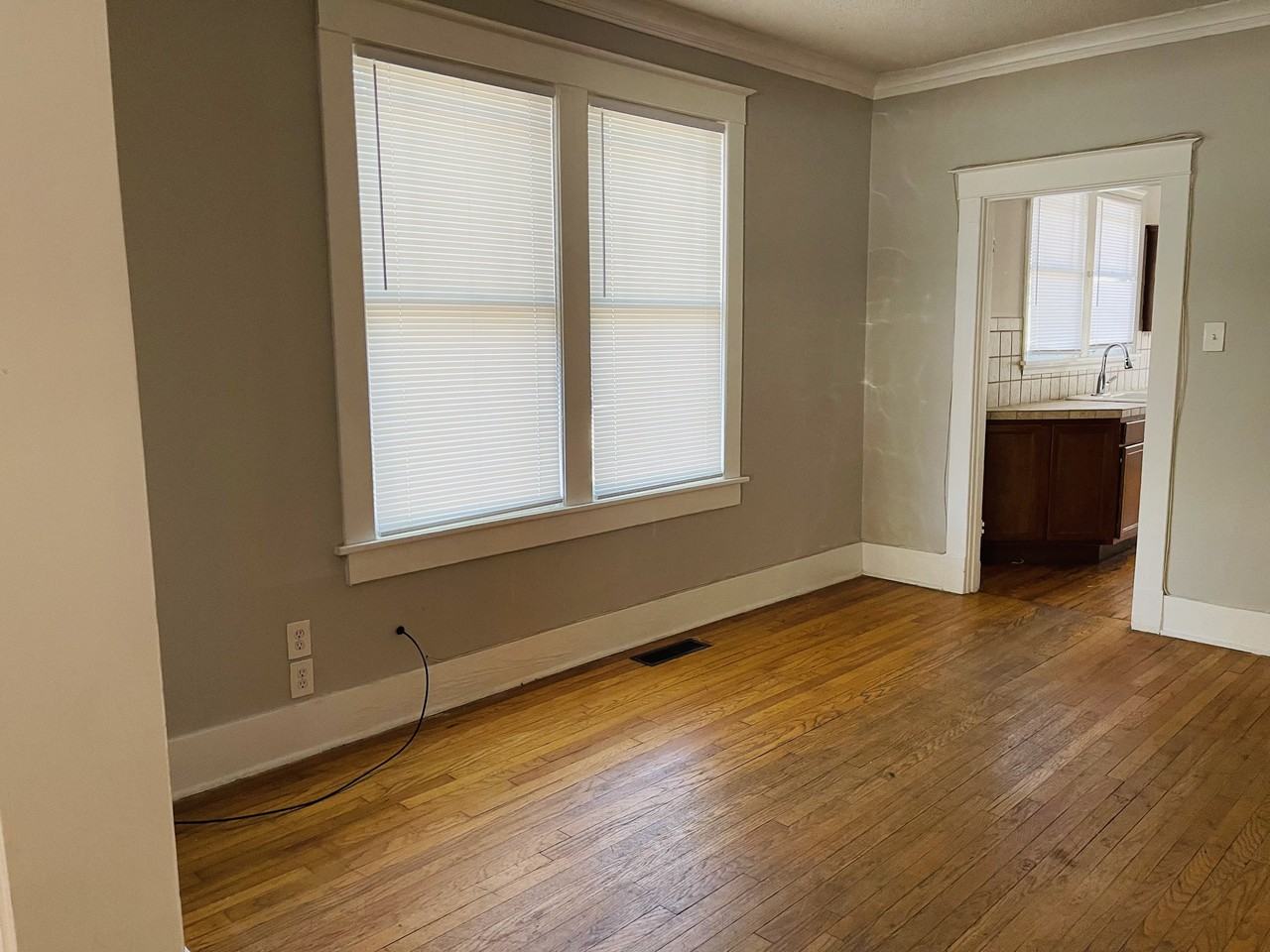 3536 Spottswood Ave - Photo 4 of 15