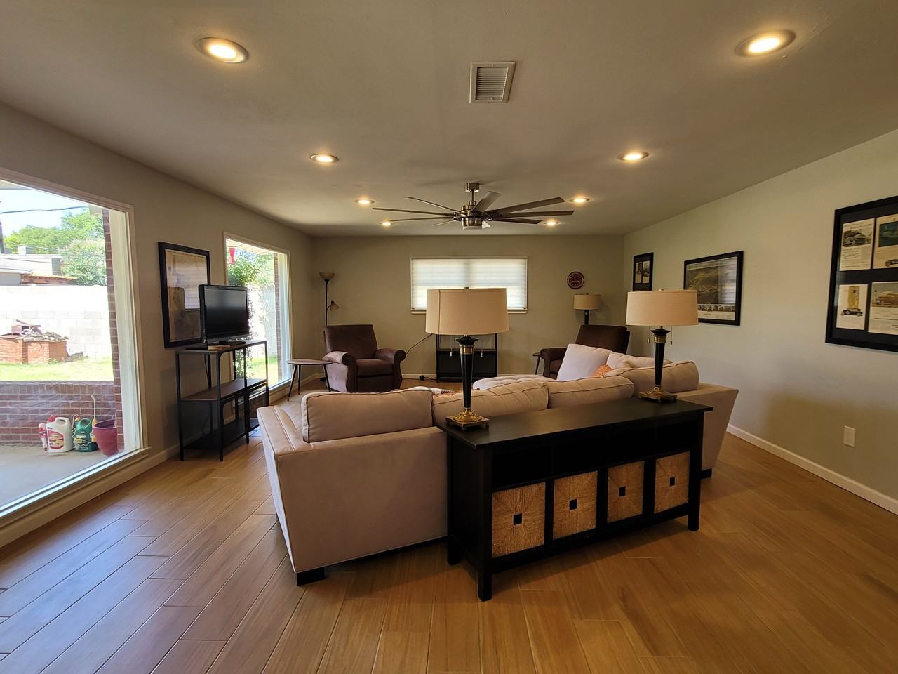 1709 Community Ln - Photo 3 of 29