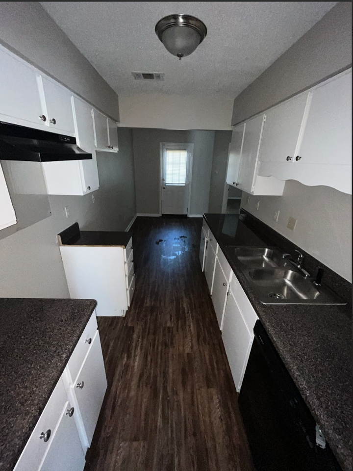 6274 Kirby Downs Dr - Photo 3 of 12