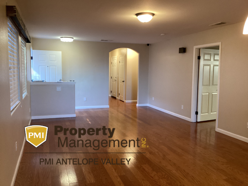 2408 W Valley Vis - Photo 2 of 4