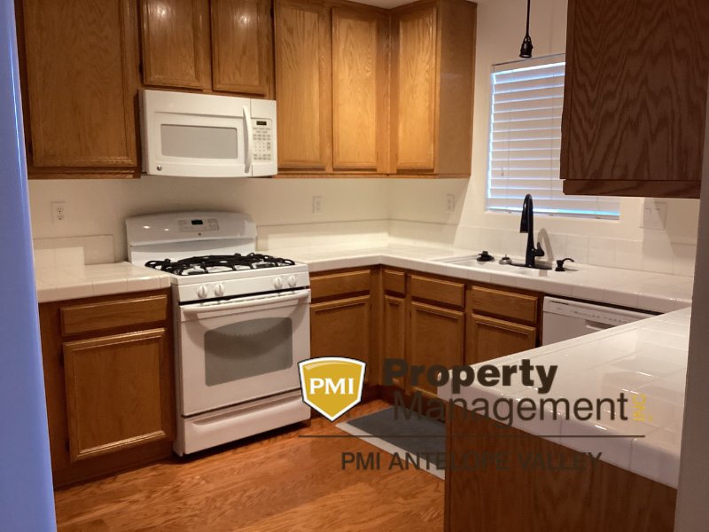 2408 W Valley Vis - Photo 3 of 4