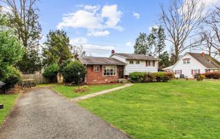 featured image of 7725 Marthas Ln