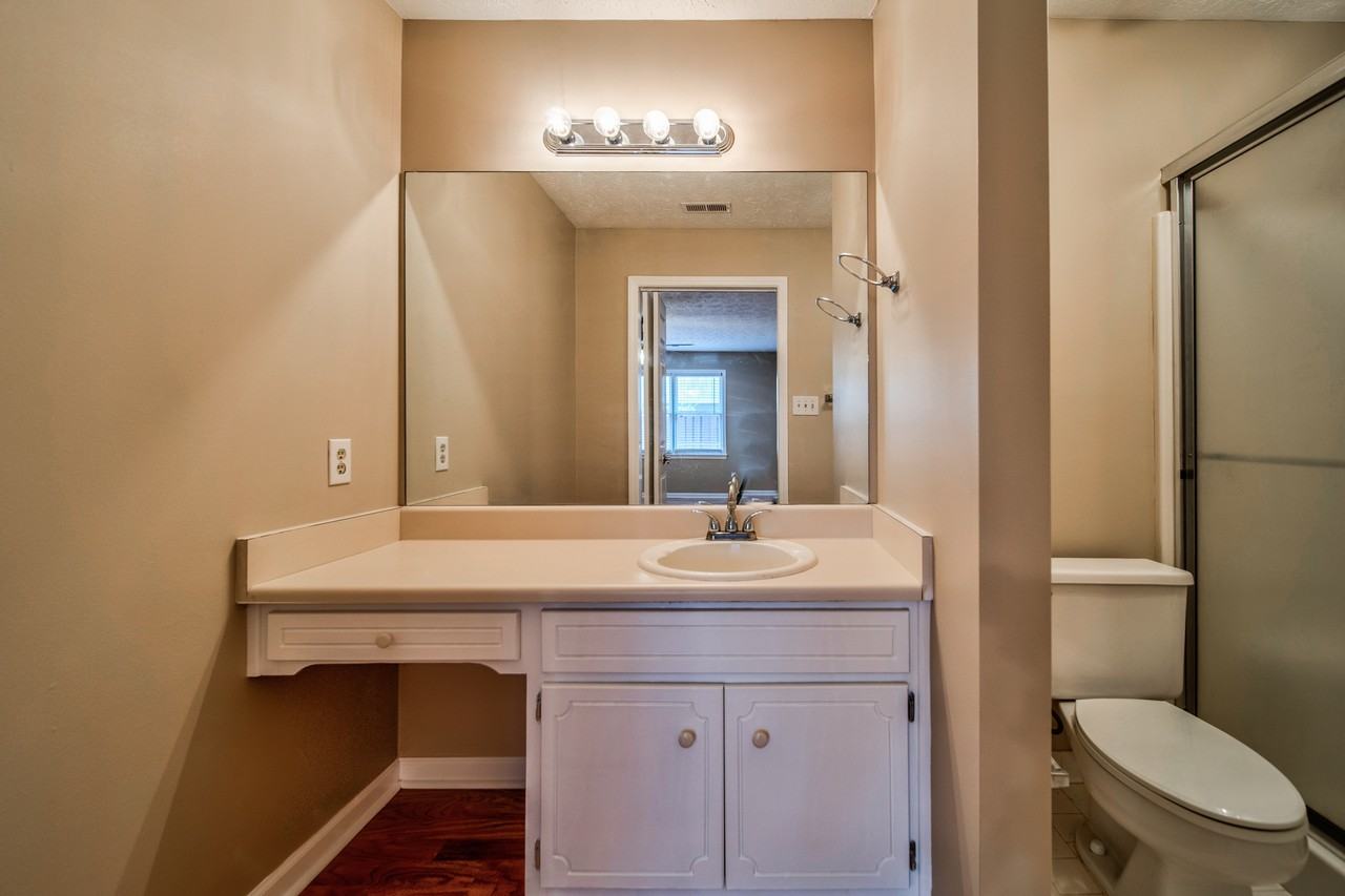 215 Arbor Way - Photo 2 of 49
