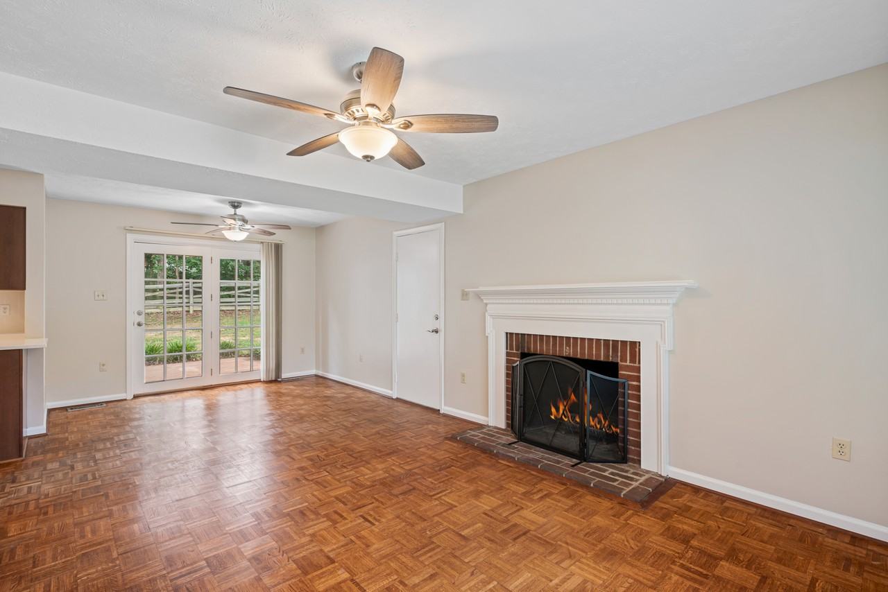 3866 Oriole Ct - Photo 3 of 39