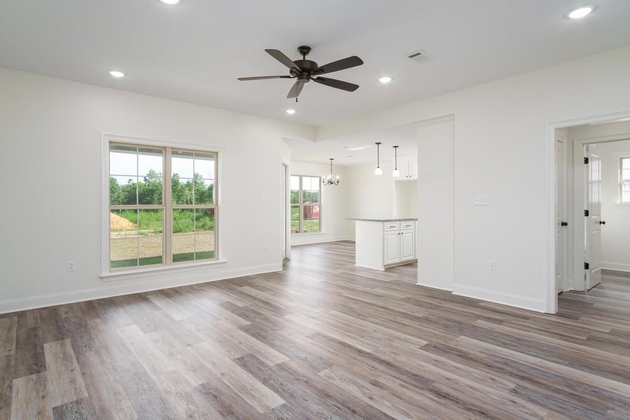 20 E Andover - Photo 4 of 25