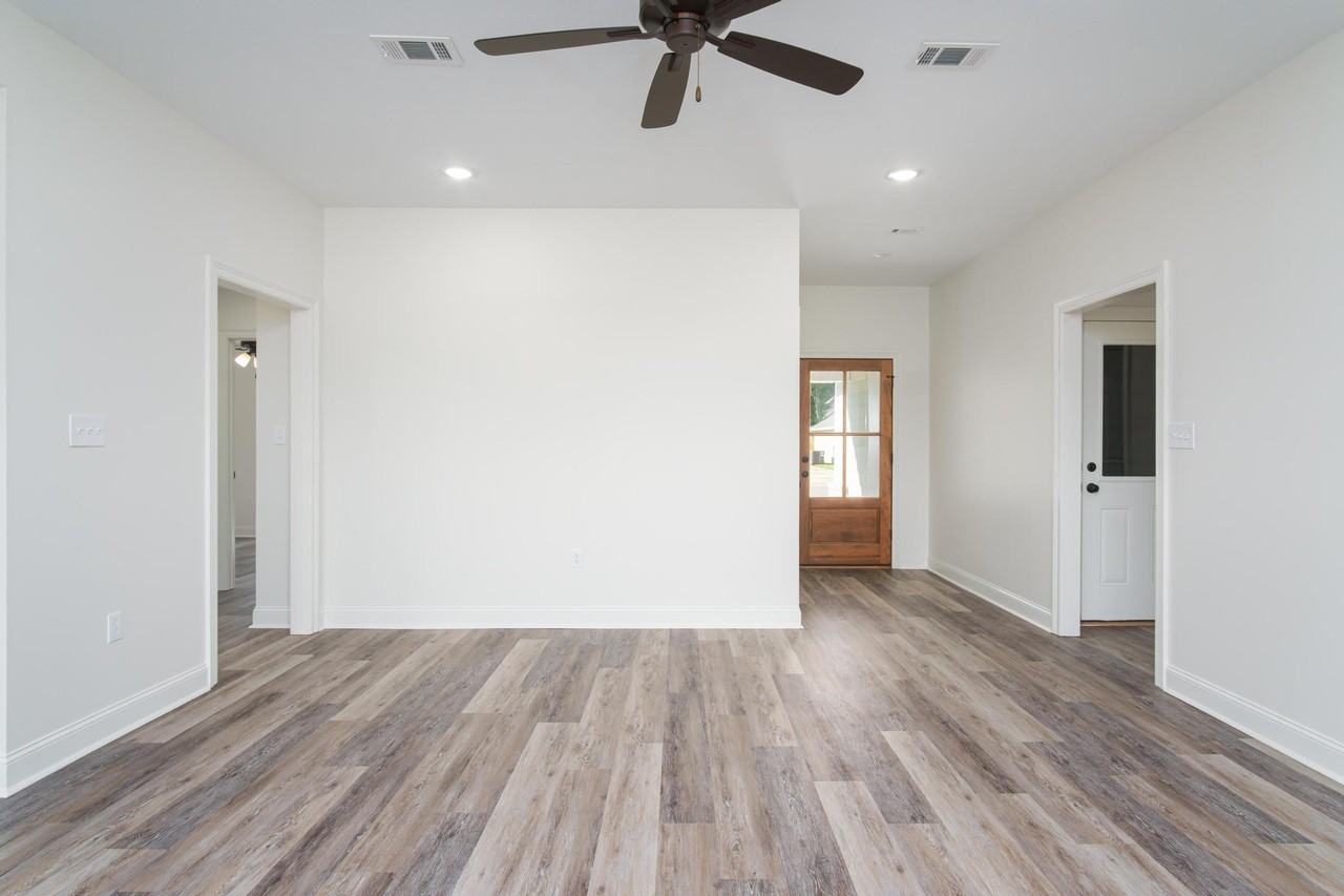 20 E Andover - Photo 5 of 25