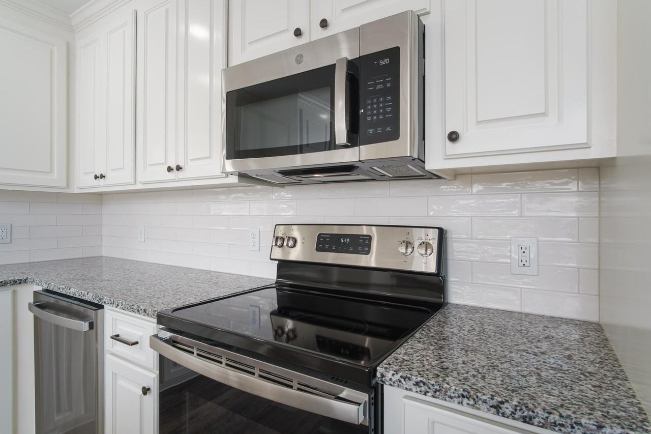 20 E Andover - Photo 6 of 25