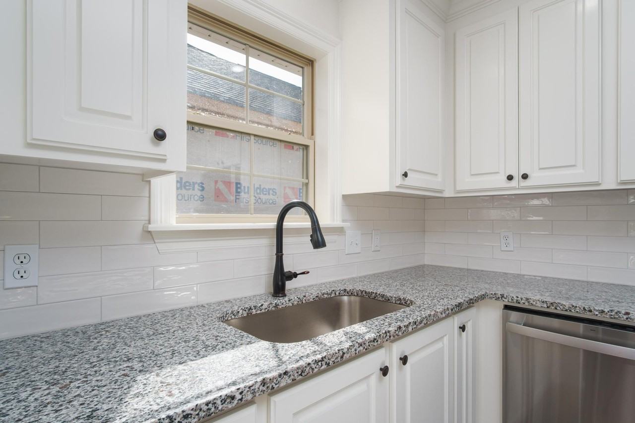 20 E Andover - Photo 7 of 25