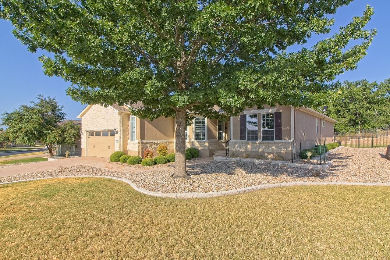 411 Capote Peak Dr - Photo 2 of 43