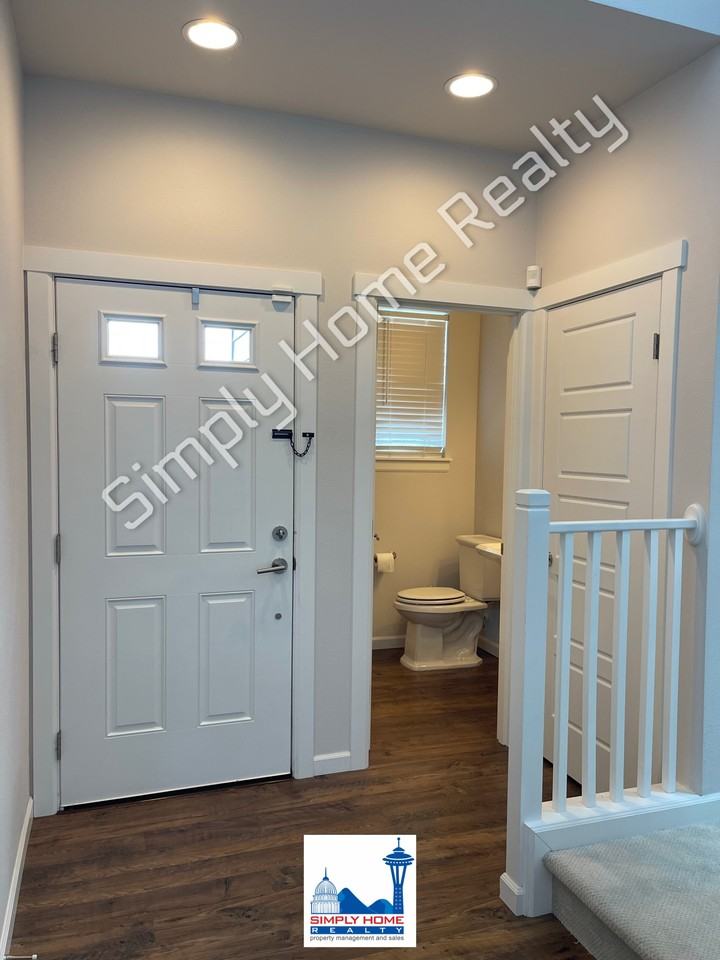 5304 49th Ave Se - Photo 3 of 39