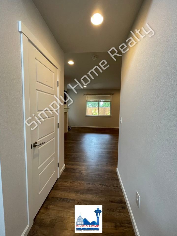 5304 49th Ave Se - Photo 4 of 39