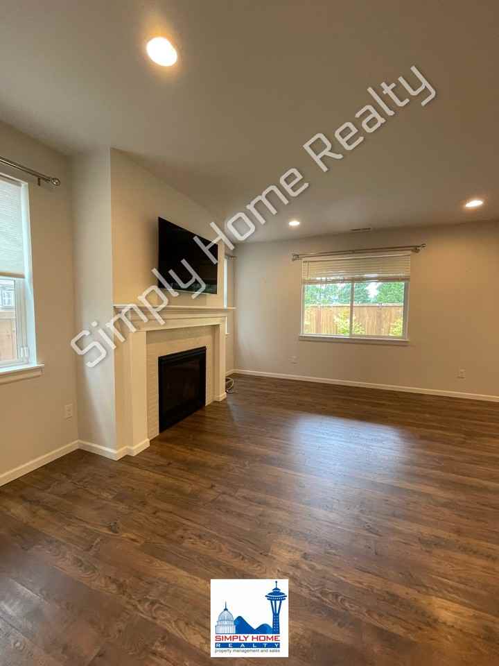 5304 49th Ave Se - Photo 5 of 39