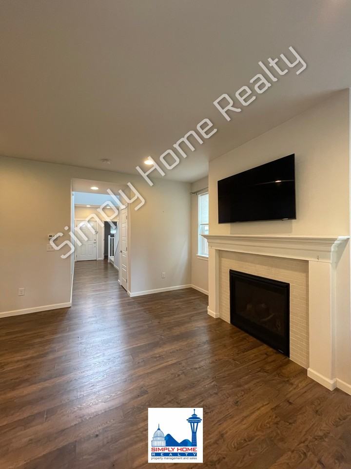 5304 49th Ave Se - Photo 6 of 39
