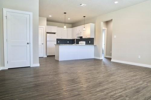 2482 N Trinity St - Photo 4 of 50