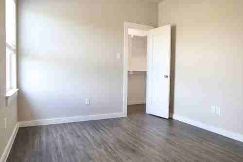 2482 N Trinity St - Photo 5 of 50