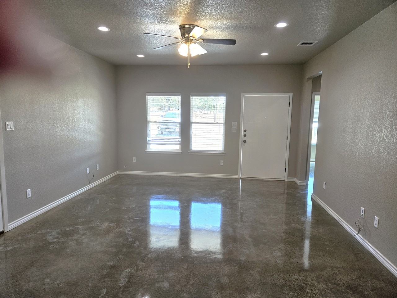 2478 N Trinity St - Photo 2 of 19