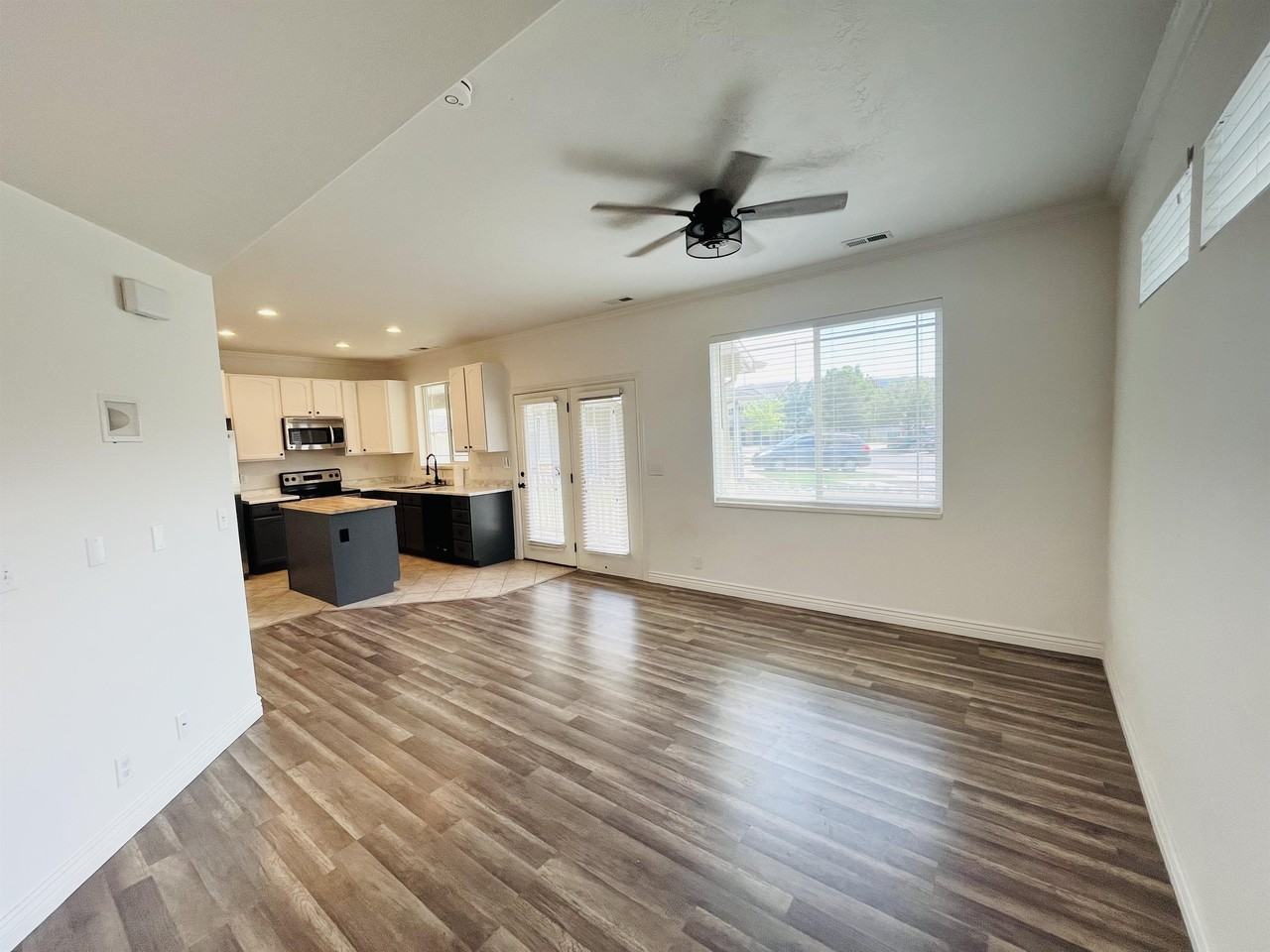 632 E Long Shadow Dr #1 - Photo 3 of 19