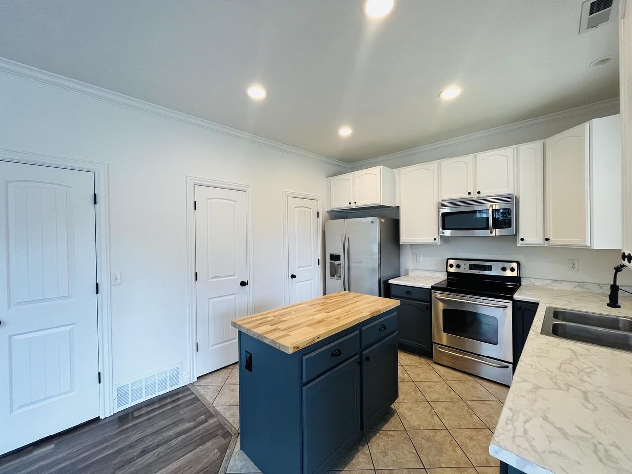 632 E Long Shadow Dr #1 - Photo 4 of 19