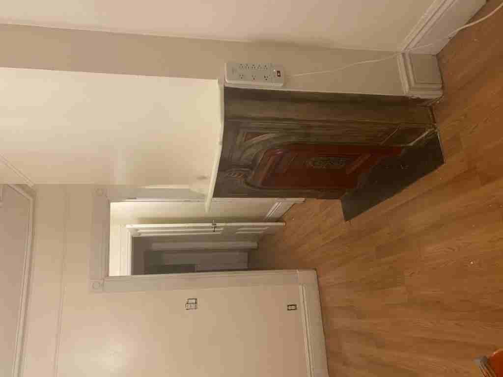 1028 Greene Ave - Photo 2 of 10