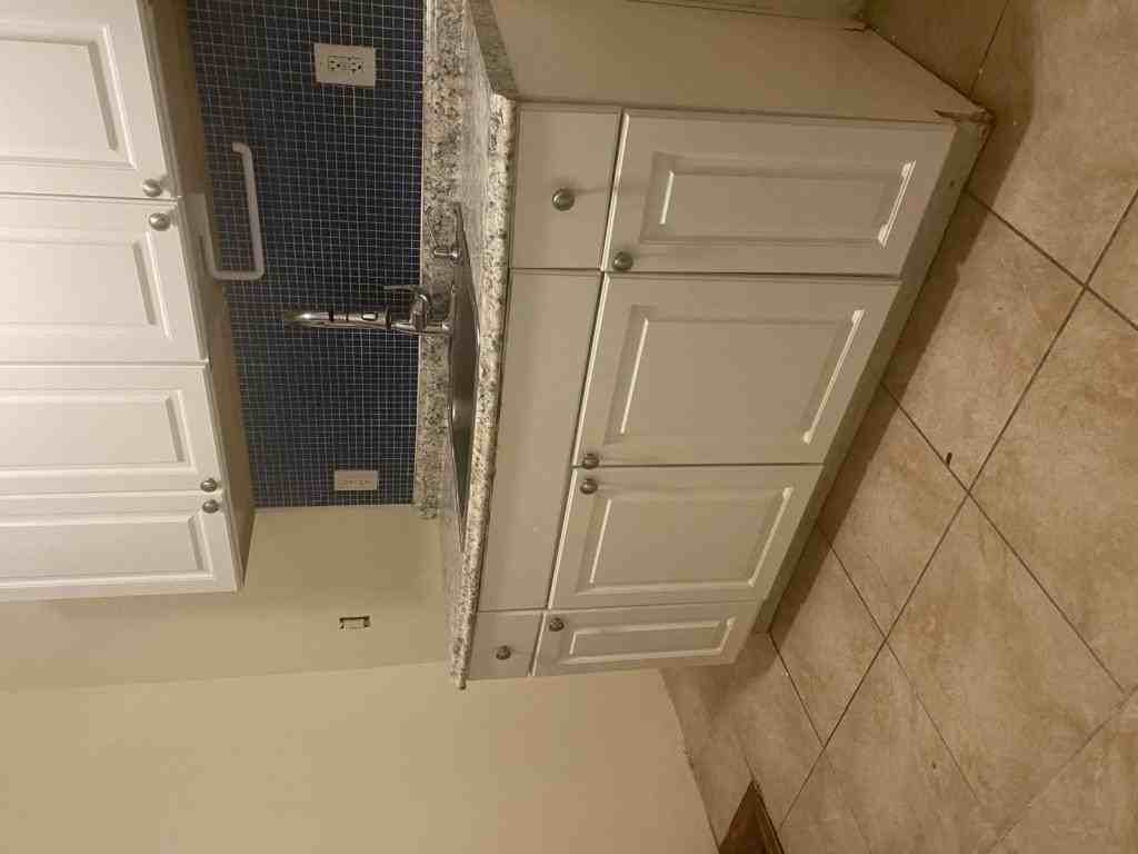 1028 Greene Ave - Photo 3 of 10