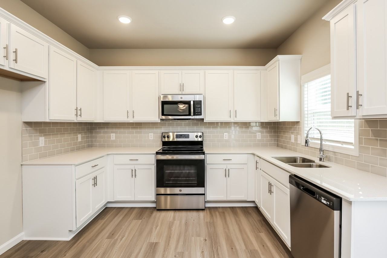 3234 Lilac Creek Trl - Photo 7 of 40