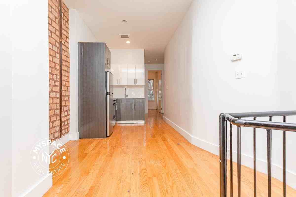 31 Montrose Ave #1L - Photo 6 of 13
