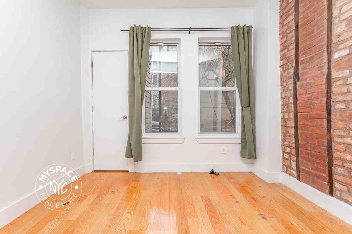 31 Montrose Ave #1L - Photo 7 of 13