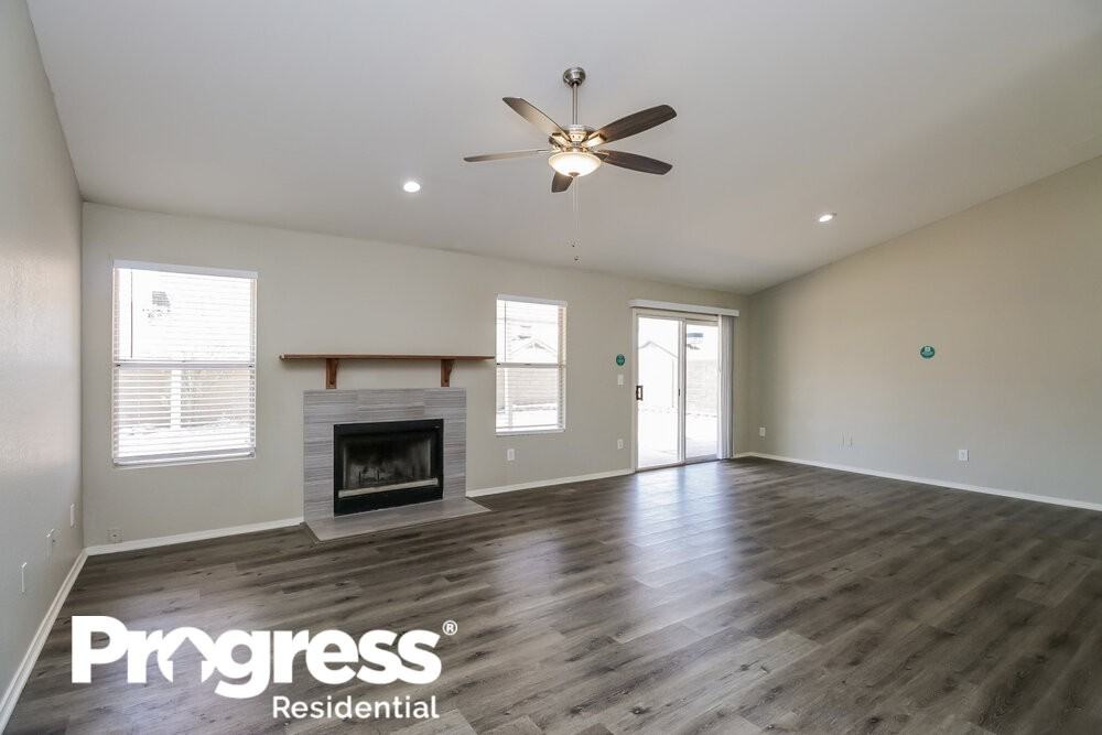 4519 E Towne Ln - Photo 3 of 16