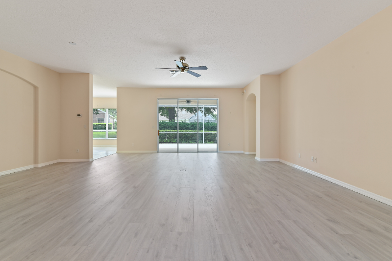 2195 Addison Ave - Photo 3 of 29