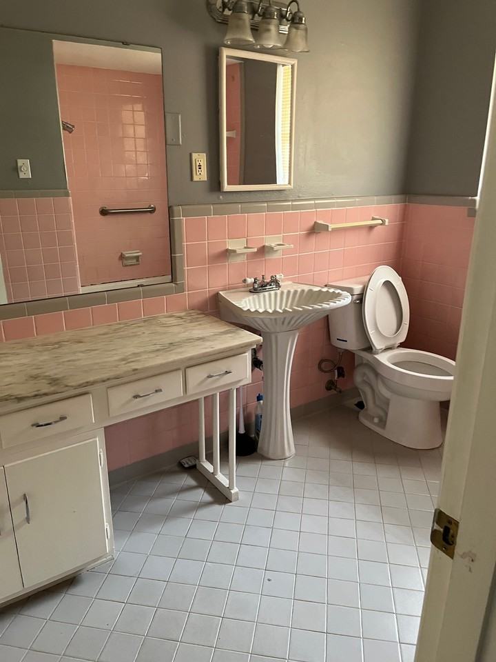 1818 Swan Dr #NA - Photo 2 of 9