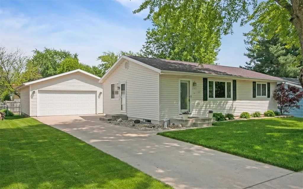 2985 5th St NA, Marion, IA 52302 3 Bedroom House for 1,800/month Zumper