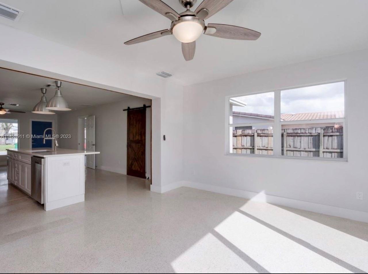 4610 Sw 34th Dr - Photo 3 of 8