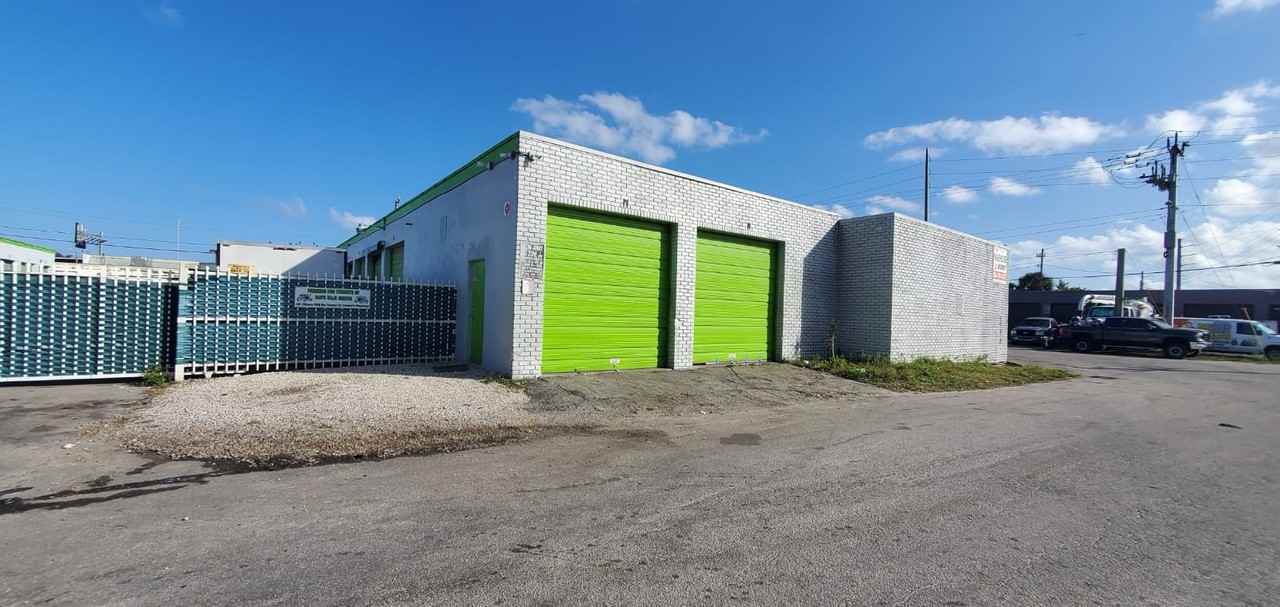 821 NW 45th St - Bay 823 #823 - Photo 5 of 15