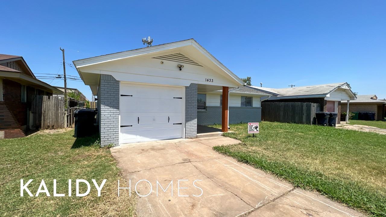 1433 Sw 60th St #1 - Photo 4 of 26