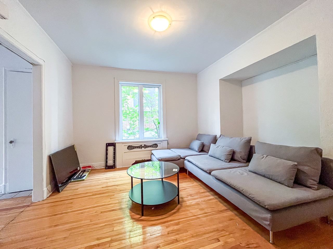 4653 Avenue Lacombe - Photo 2 of 15