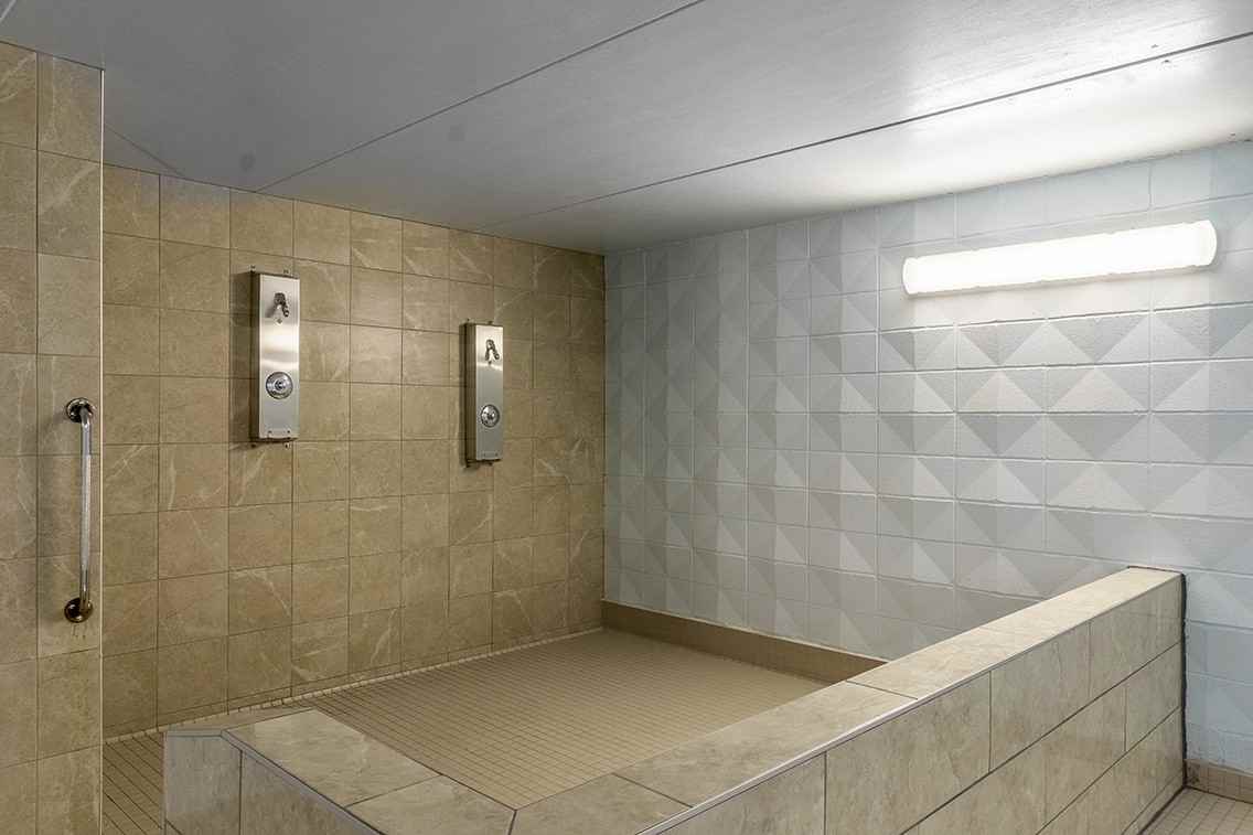 Delta Manor - Photo 2 of 11