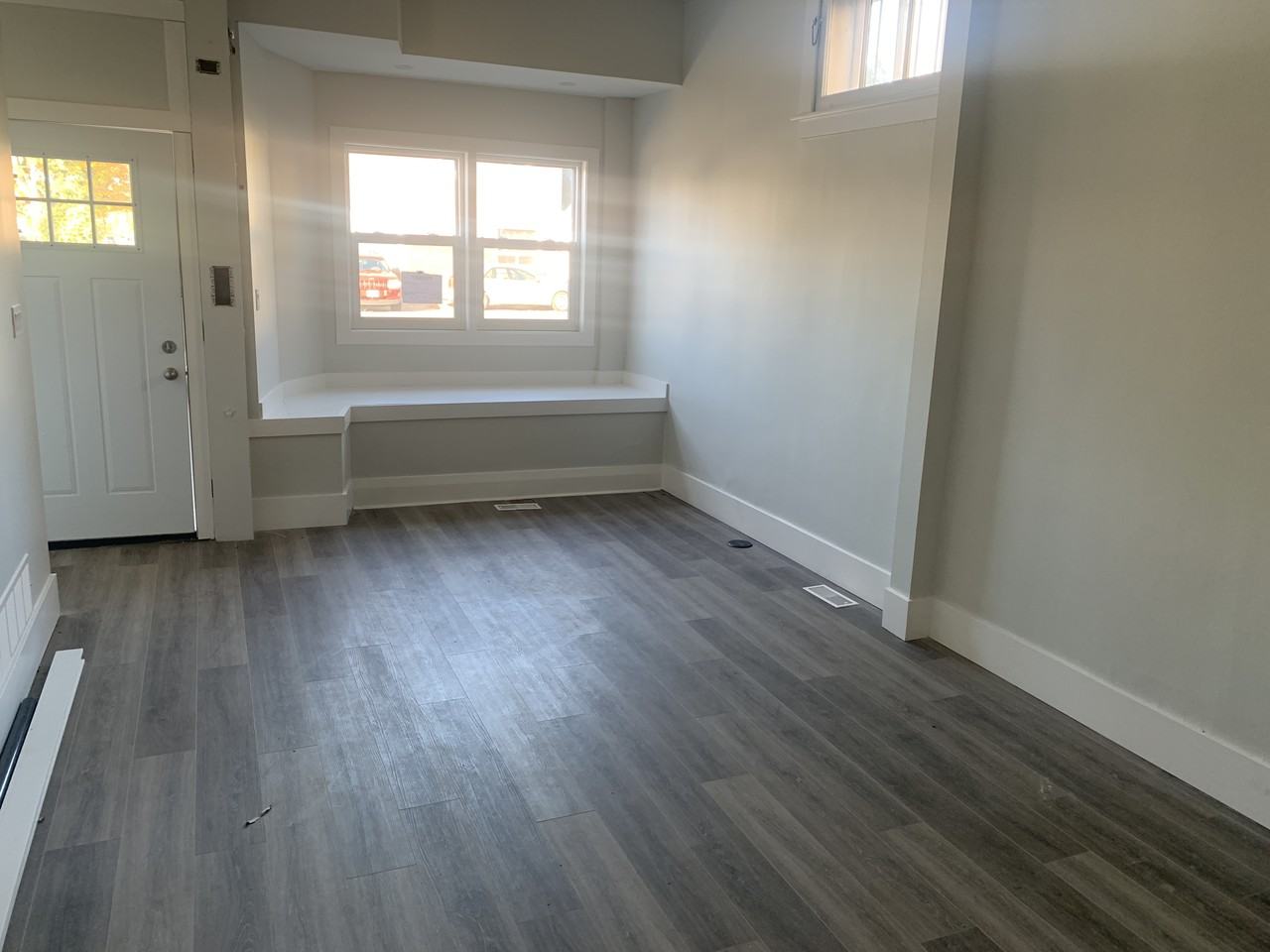 409 Davis Street, Unit 1 - Photo 3 of 11